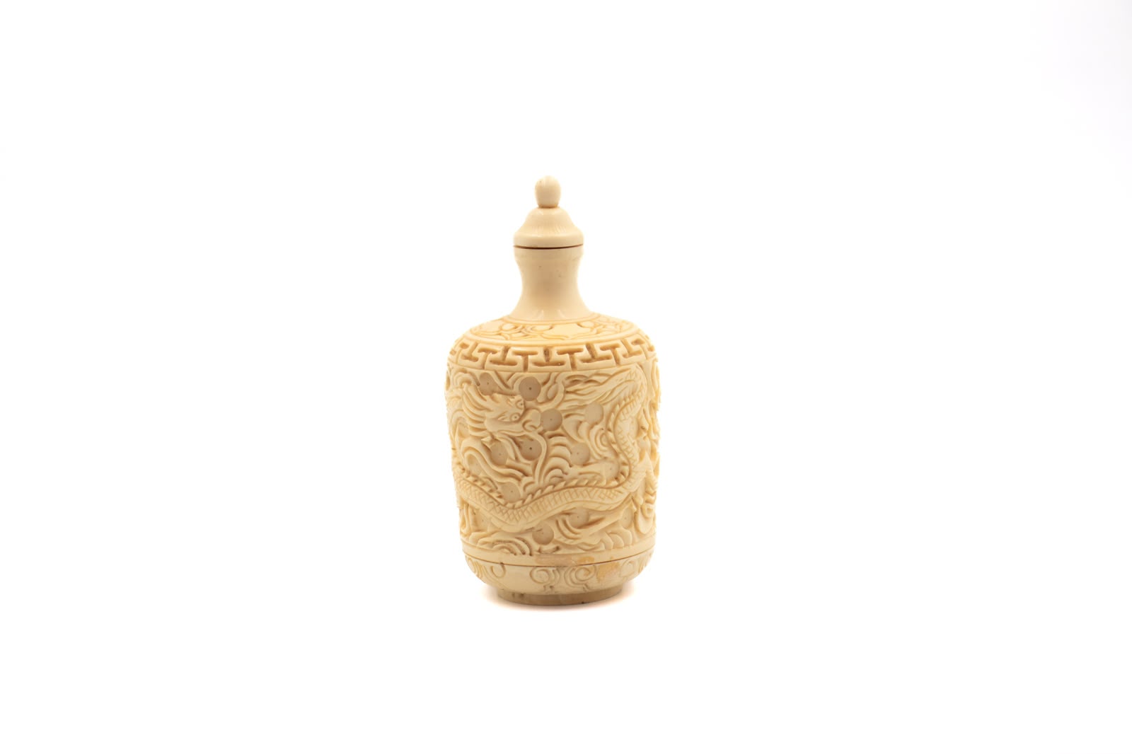 snuff_bottle_dragon_5_garras